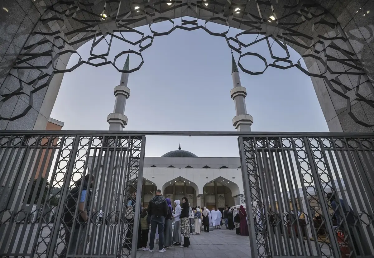 Bosna Hersek'ten Suudi Arabistan'a hac kafili yola çıktı