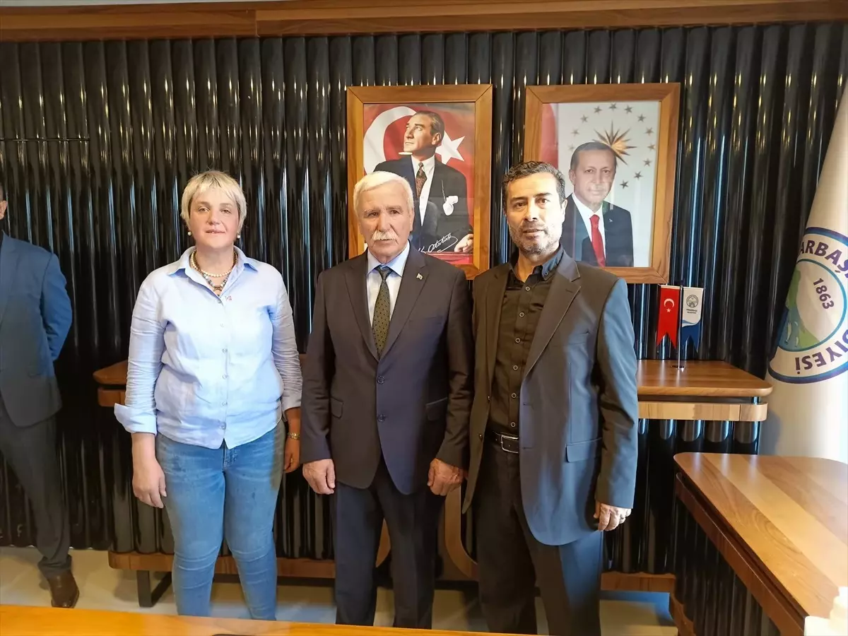 CHP'den Pınarbaşı Belediye Başkanı Seçilen Deniz Yağan Mazbatasını Aldı