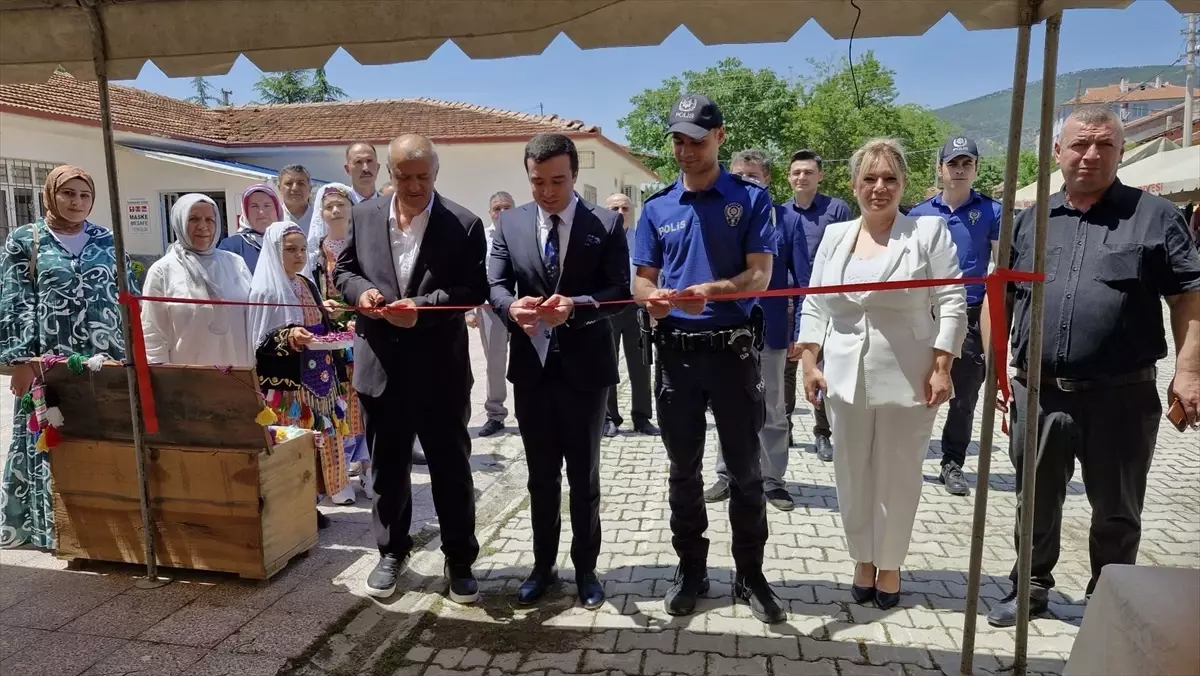 Çorum'da Halk Eğitimi Merkezi tarafından kermes düzenlendi