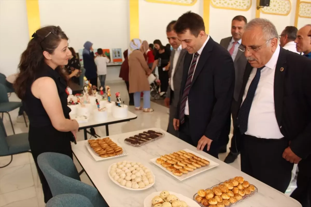 Çorum'da Hayat Boyu Öğrenme Haftası Sergisi Açıldı