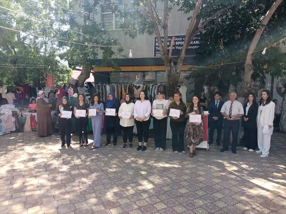 Hüyük Halk Eğitim Merkezi Yıl Sonu Sergisi Açıldı