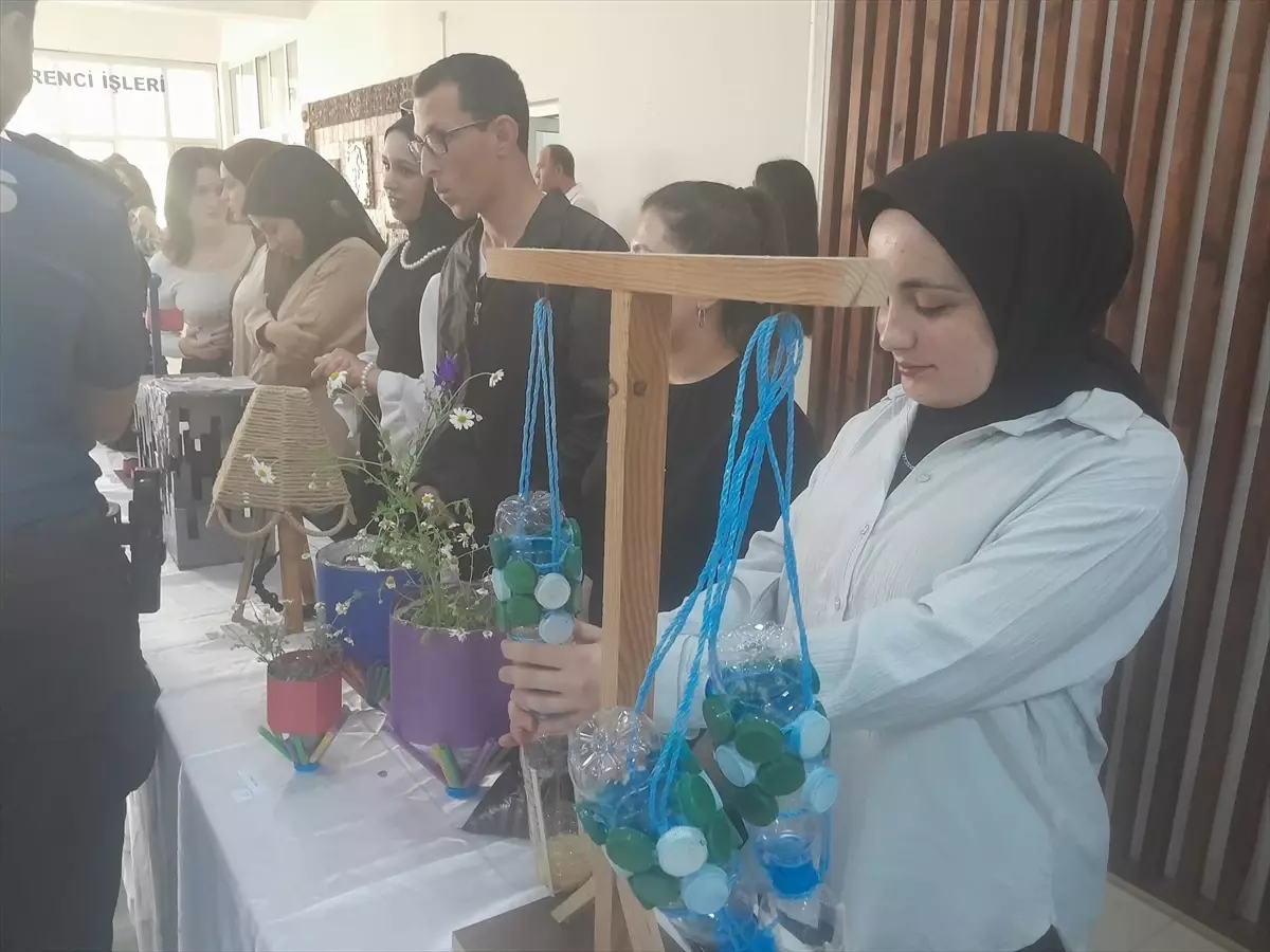 Samsun Üniversitesi Kavak Meslek Yüksekokulu'nda Sıfır Atık ve Seramik Sergisi