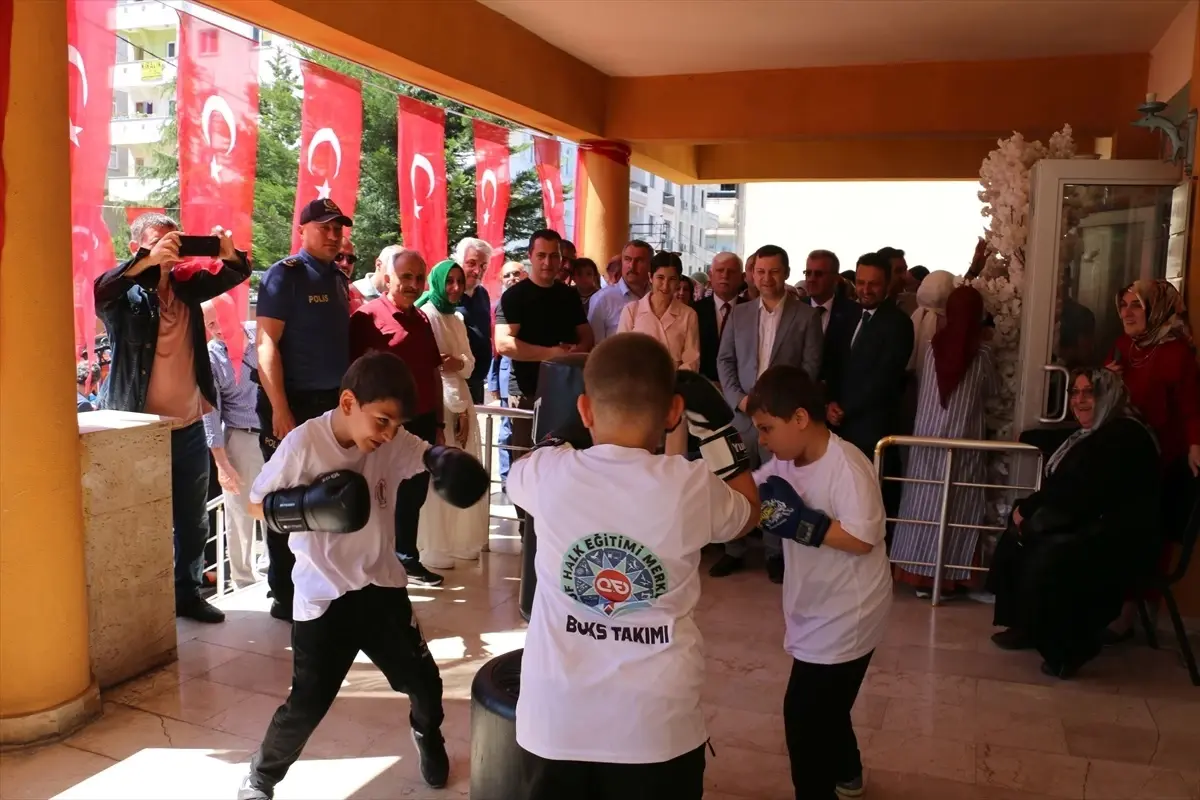 Of Halk Eğitim Merkezi Yıl Sonu Sergisi Düzenlendi