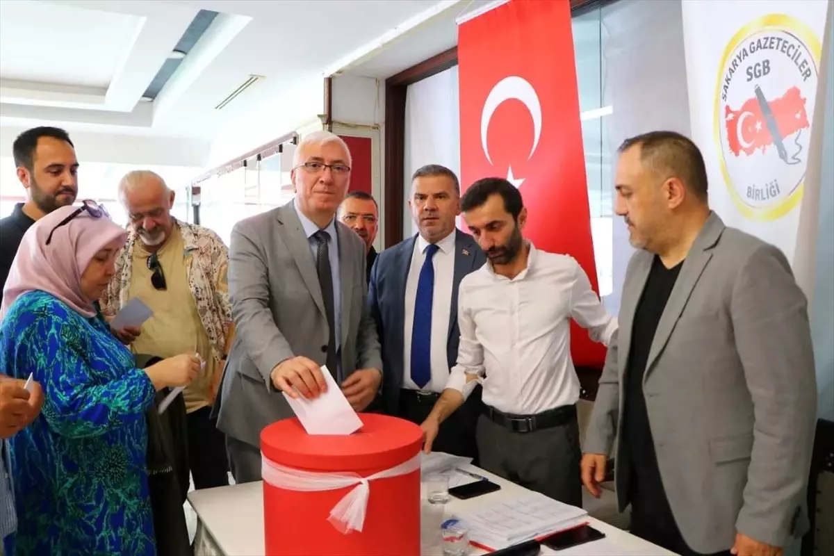 Sakarya Gazeteciler Birliği Başkanlığına Nedim Müjdat Çetin yeniden seçildi