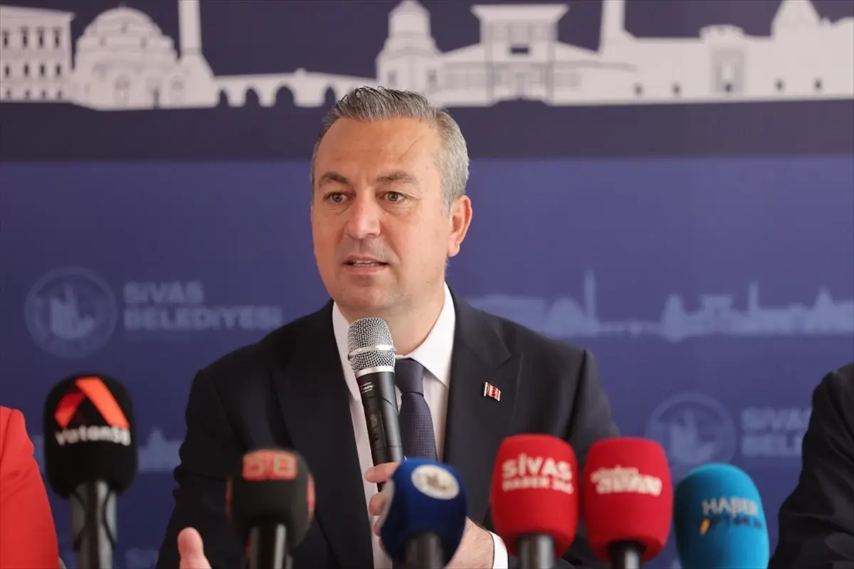 Sivas Belediye Başkanı Adem Uzun, 4 Eylül Barajı'ndaki su seviyesinin düşük olduğunu belirterek tasarruf çağrısı yaptı