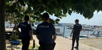 İstanbul Büyükçekmece'de Denizde Halıya Sarılı Kadın Cesedi Bulundu