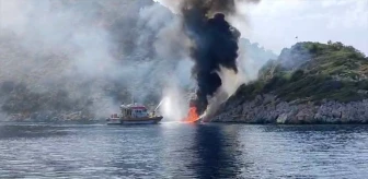 Muğla'nın Datça ilçesinde bir tekne yandı