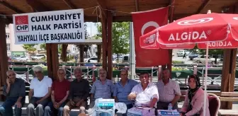 CHP Yahyalı İlçe Başkanlığı, Cumhuriyet'in 100. yılı kutlamaları kapsamında ücretsiz KPSS kitabı dağıttı