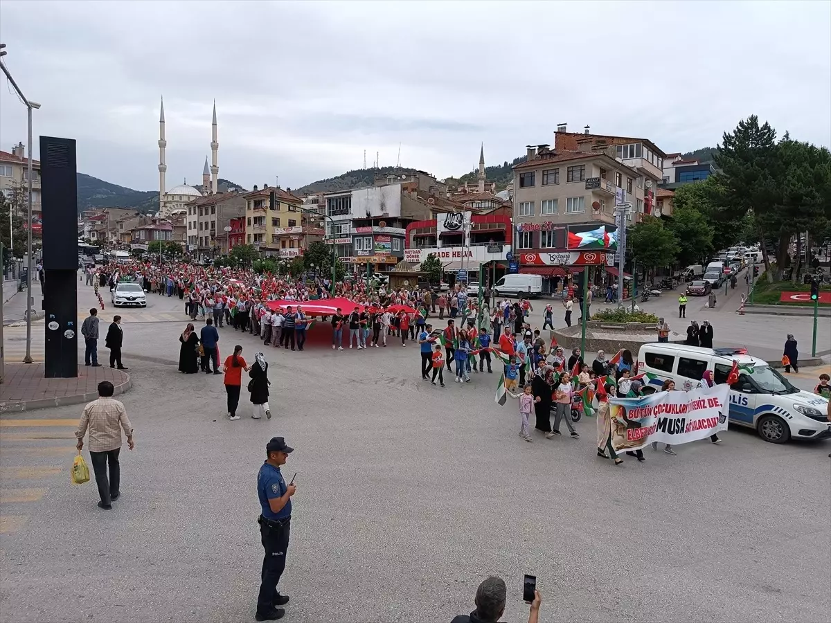 Tosya'da Filistin'e Destek Yürüyüşü Gerçekleştirildi