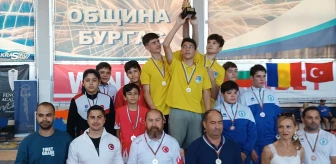 Türk Sporcular Eskrim Turnuvasında Madalya Kazandı