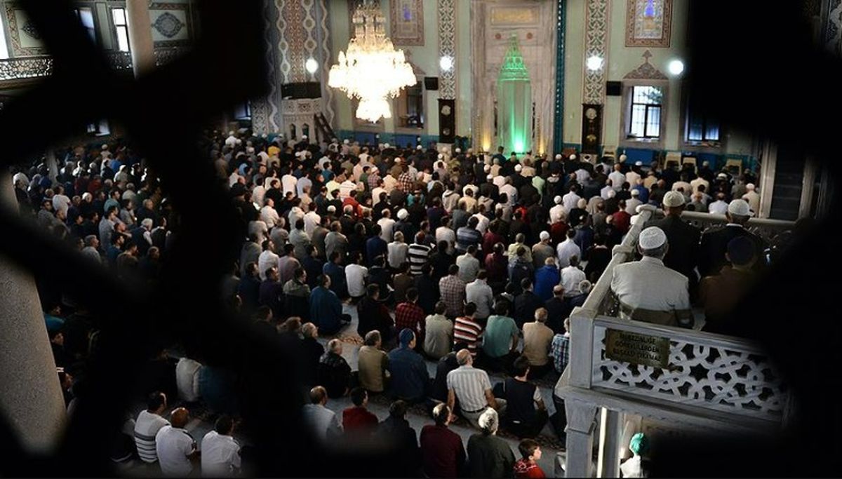 Kurban Bayramı namazı saat kaçta? 2024 Diyanet il ve ilçe bayram namazı vakitleri! İstanbul, Ankara ve İzmir'de bayram namazı saat kaçta kılınacak?