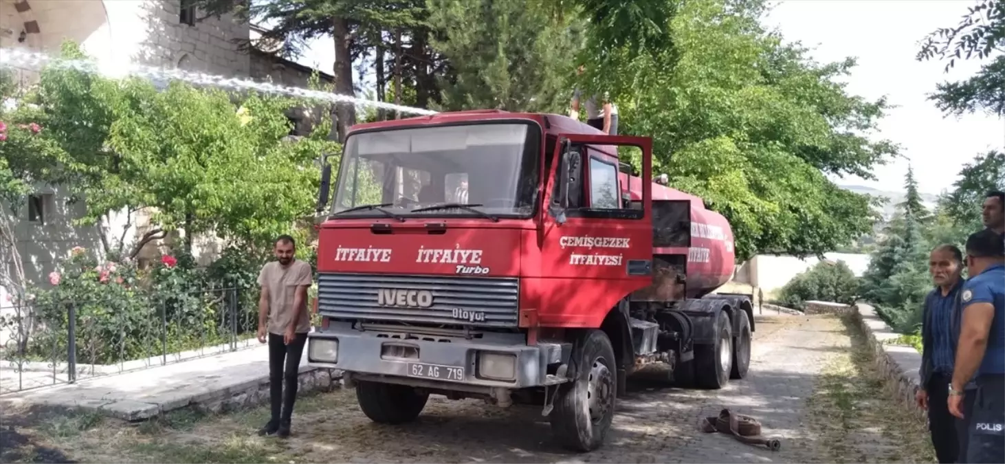 Tunceli'de çıkan yangın itfaiye ekipleri tarafından söndürüldü