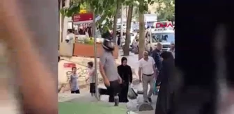 Sultangazi'de yavru kargaların saldırısına uğrayan vatandaşlar
