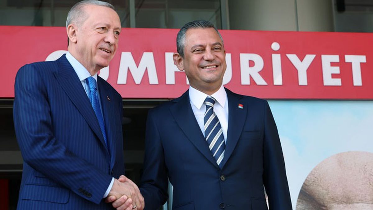 Cumhurbaşkanı Erdoğan'la ne konuştular? CHP lideri Özel'den emekli ve asgari ücretliyi umutlandıran sözler