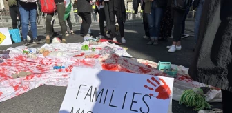 Dublin'de Filistin Destekçileri İsrail'e Yaptırım Talebiyle Gösteri Düzenledi