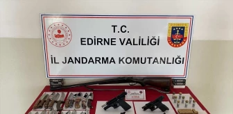 Edirne'de ruhsatsız silahlar ele geçirilen zanlı yakalandı