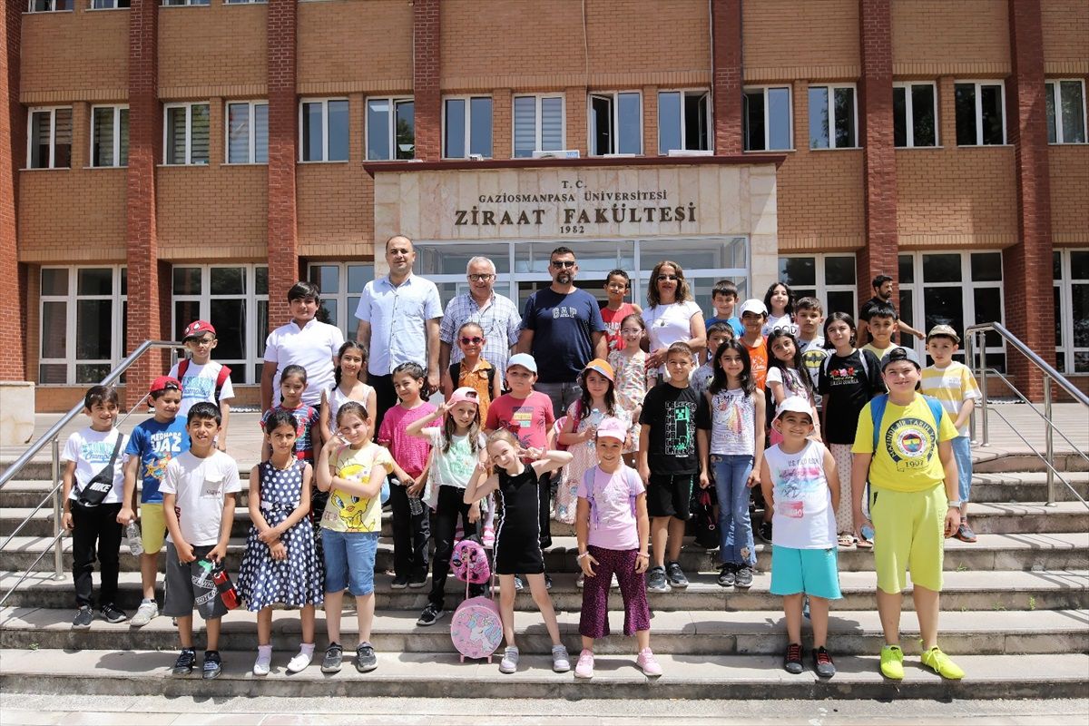 Tokat'ta Yunus Emre İlkokulu Öğrencileri TOGÜ Ziraat Fakültesini Ziyaret Etti