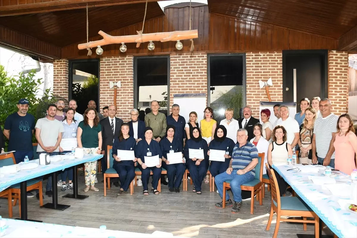 İzmir Ticaret Borsası, Denizin Üreten Kadınları Projesi ile mezunlarını verdi