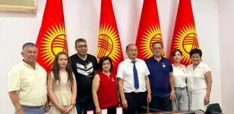 Kırgızistan'da Türk doktorlara ödül