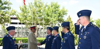 Pakistan Genelkurmay Başkanı Hava Kuvvetleri Komutanlığını ziyaret etti