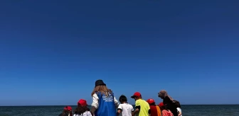Samsun'da Karacak İlkokulu öğrencileri denizle buluştu