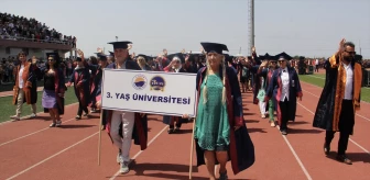 Sinop'ta 3. Yaş Üniversitesi mezunlarını verdi