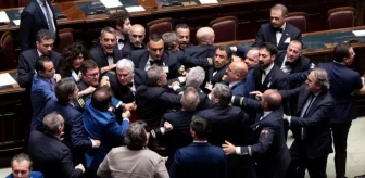 İtalya'da parlamentoda kavga çıktı, muhalefet milletvekili yumruklandı