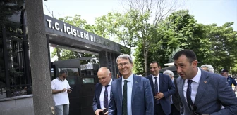 Yusuf Halaçoğlu, Kutlu Parti'nin kuruluş dilekçesini İçişleri Bakanlığına verdi