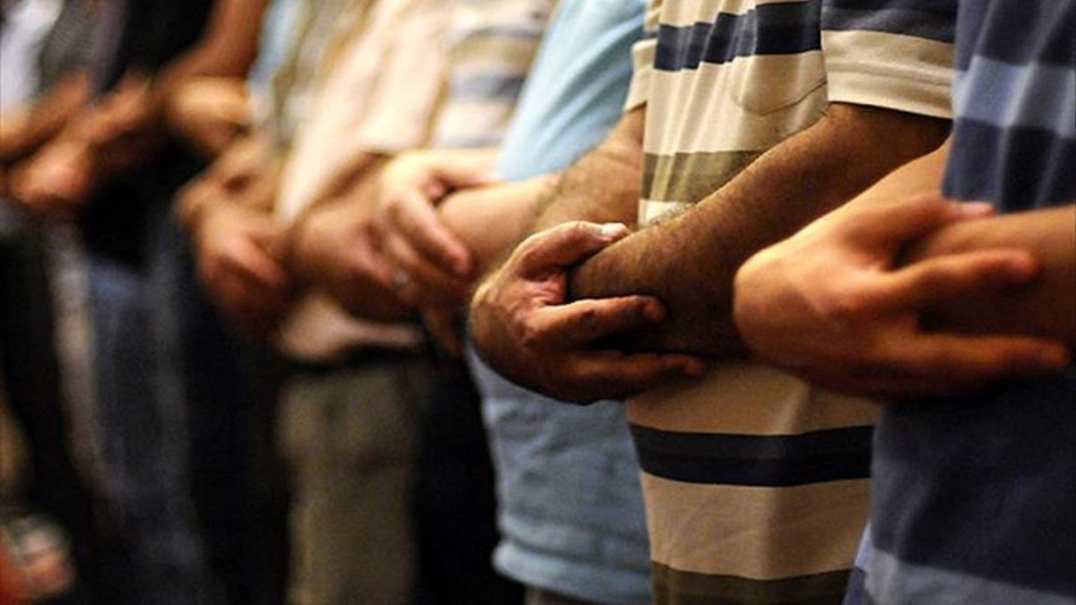 Bayram namazı farz mı, sünnet mi, vacip mi? Kurban Bayramı namazı evde tek kılınır mı?