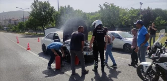 Bursa'da Otomobil Motorundan Alev Aldı