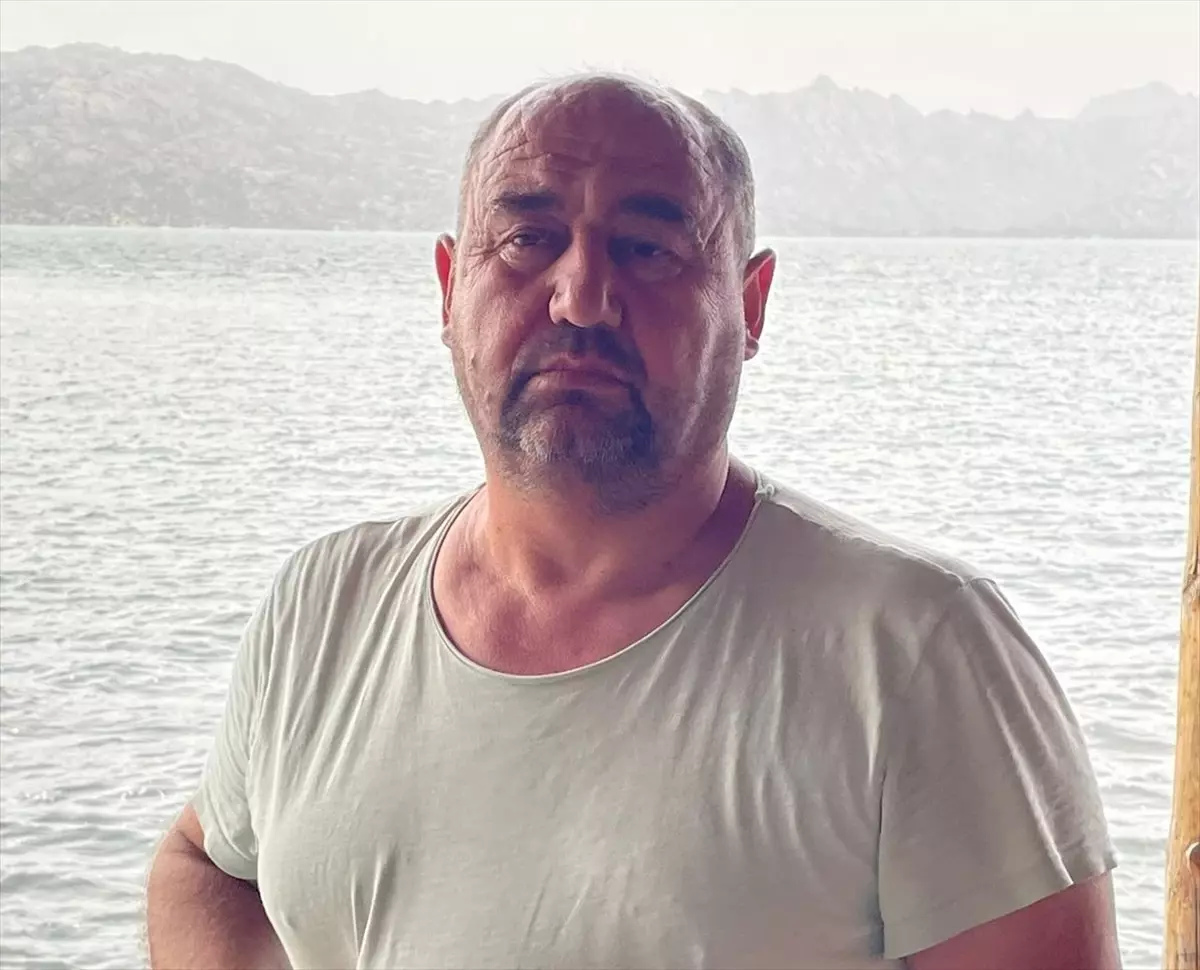 Didim'de yangına müdahale eden uçak Bafa Gölü'ne düştü