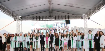 Doğa Koleji Öğrencileri İstanbul Bilgi Üniversitesi'nde Mezuniyet Töreni Düzenledi