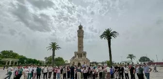 İzmir'de karnelerini alan lise öğrencileri İsrail'i protesto etti