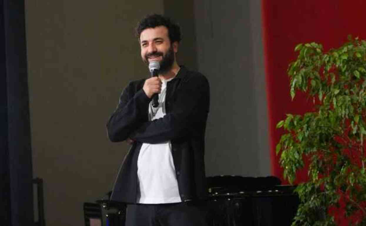 Komedyen Hasan Can Kaya'nın partide tanıştığı genç kızı evinde alıkoyduğu gerekçesiyle gözaltına alındı