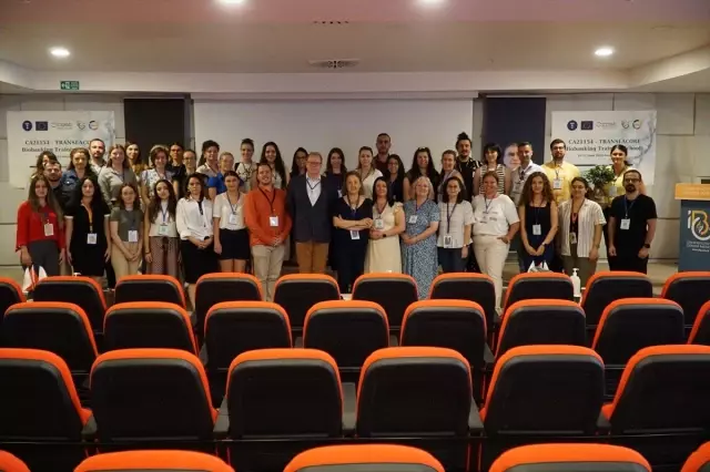 İzmir Biyotıp ve Genom Merkezi'nde Nadir Hastalıklar Semineri ve Toplantı Gerçekleştirildi İzmir Biyotıp ve Genom Merkezi'nde Nadir Hastalıklar Semineri ve Toplantı Gerçekleştirildi