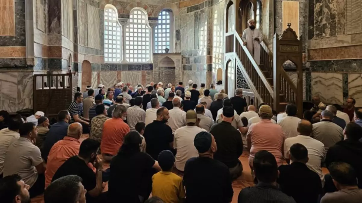 Kariye Camii'nde 79 yıl aradan sonra ilk bayram namazı kılındı