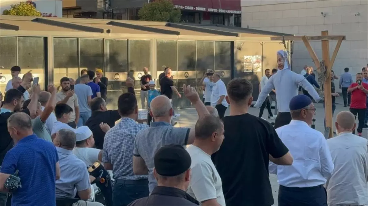 Peygamber Sevdalıları ve Özgür Kudüs Platformu İsrail'i Protesto Etti
