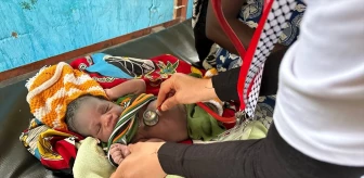 Çad'da doğan bebeğin ilk muayenesi yapıldı