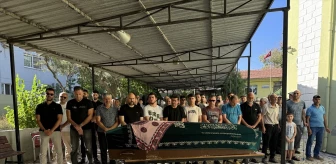 İzmir'de eski erkek arkadaşı tarafından bıçaklanarak öldürülen kızın cenazesi toprağa verildi