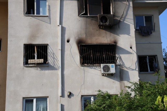 Apartman dairesinde feci yangın! Anne ve 1 yaşındaki oğlu öldü, baba ağır yaralandı