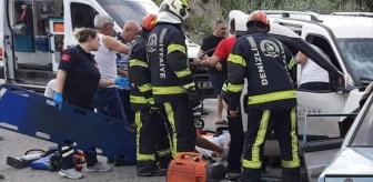 Denizli'de Otomobil ile Hafif Ticari Araç Çarpıştı: 1 Ölü, 4 Yaralı