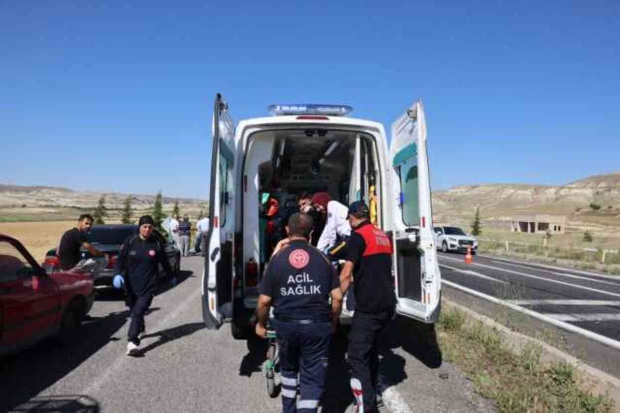 Nevşehir'de Otomobil Uçarak Devrildi: 5 Yaralı