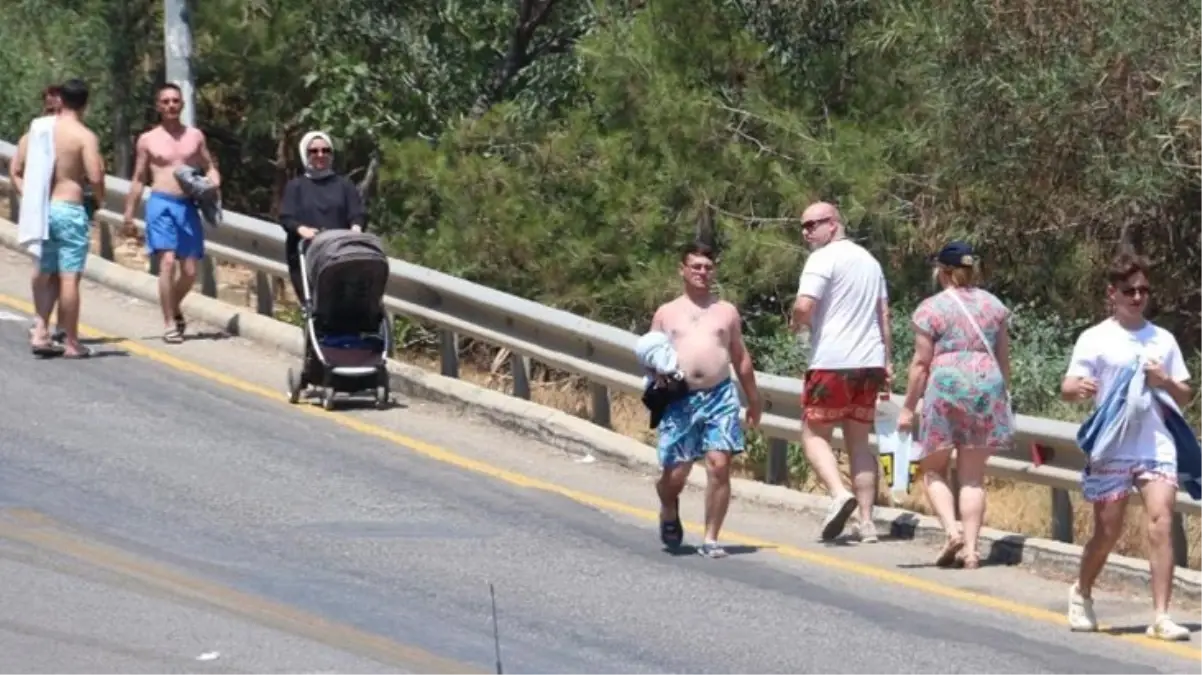 Tatilciler Ölüdeniz'e ulaşmak için kilometrelerce yürüdü