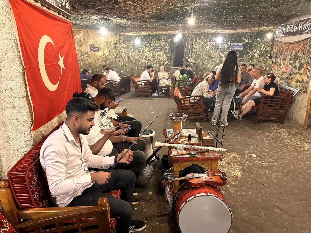 Gaziantep'te Sıcak Havalarda Serinlemek İçin Tercih Edilen Mağara Kafeleri