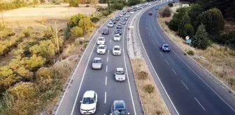 İstanbul'a dönüş göçü başladı! 43 ilin bağlantı noktası ve otoyollarda araç kuyruğu oluştu