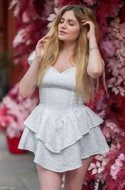 Model adayı genç kız, Diana Belyaeva, erkek arkadaşı ile öpüştükten saniyeler sonra dalgalara kapılıp hayatını kaybetti