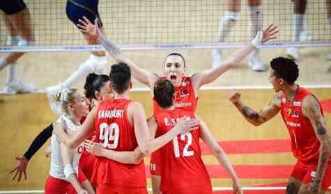 TÜRKİYE - POLONYA VOLEYBOL MAÇI NE ZAMAN? Filenin Sultanları çeyrek final maçı saat kaçta, hangi tarihte, hangi kanalda?