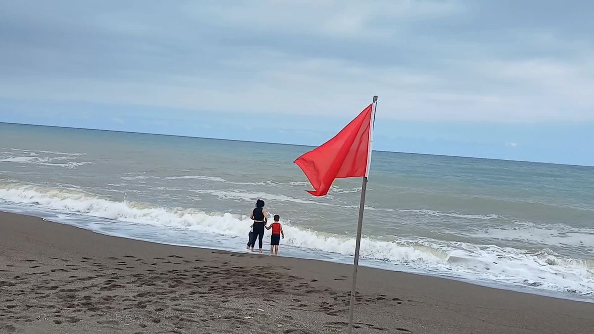 Akçakoca'da Denize Girmek Yasaklandı