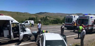 Sivas'ta otomobil kazası: 3 kişi yaralandı