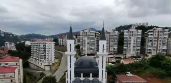 Trabzon'da kiliseye benzeyen cami tamamlandı